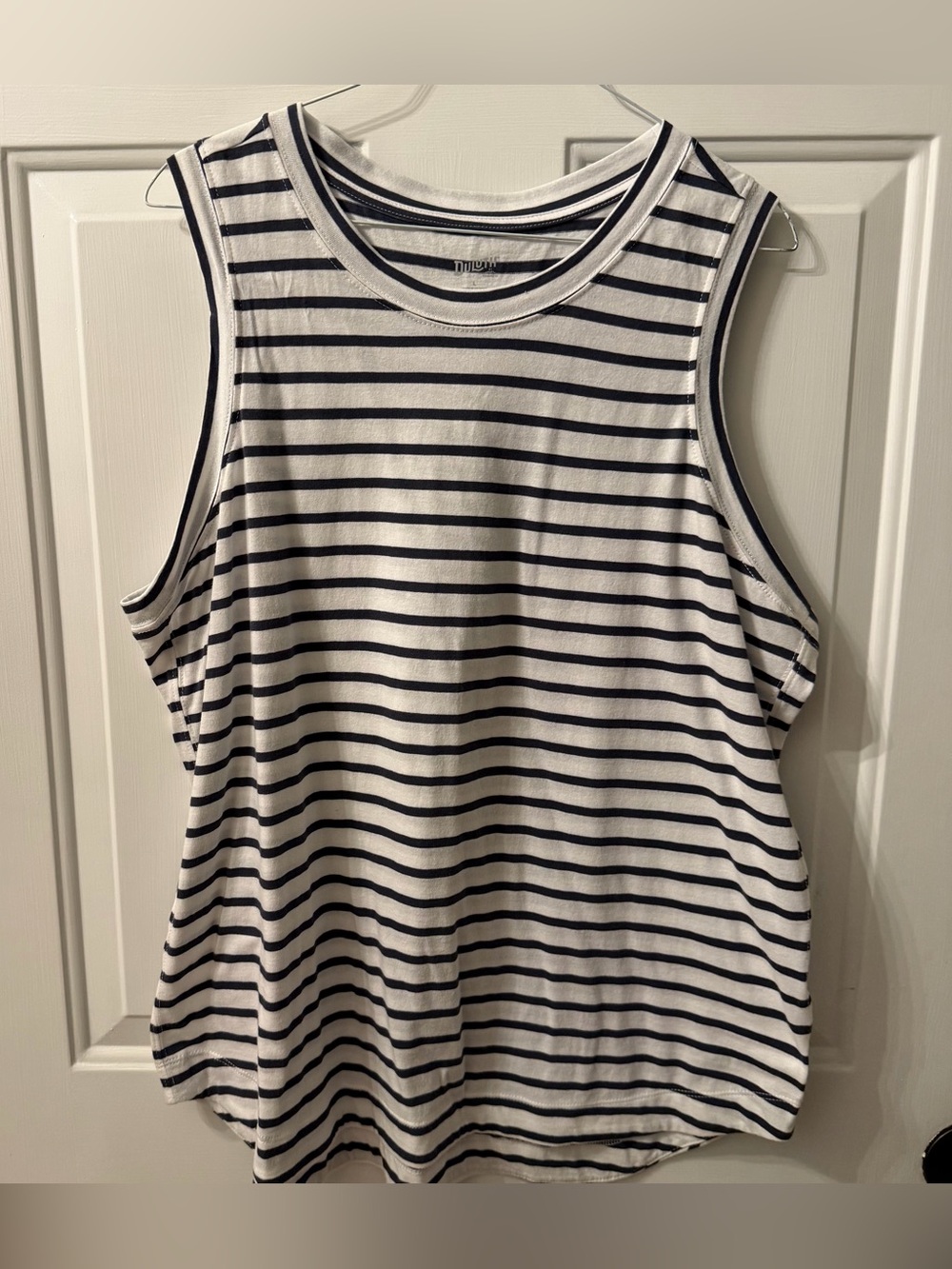 Duluth Sleeveless Blue & White Strip Size L